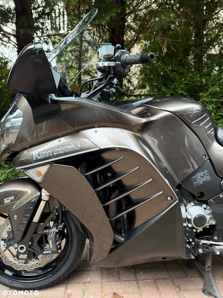 Kawasaki GTR - 18