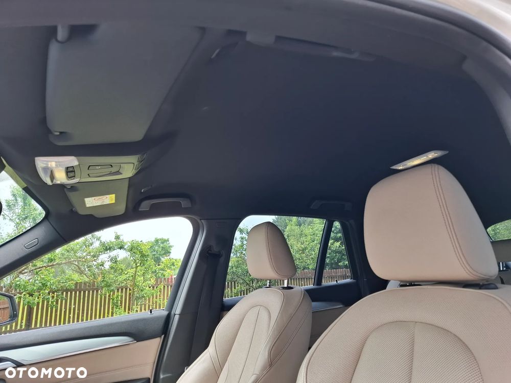 BMW X1 sDrive18d Sport Line - 14