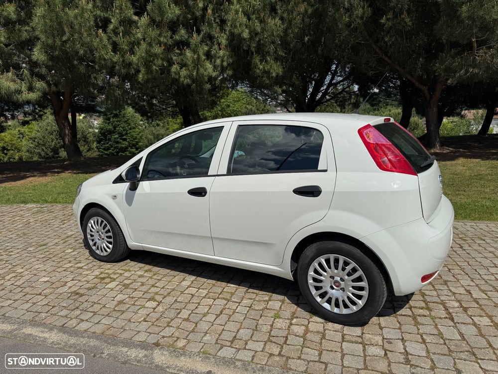 Fiat Punto 1.3 M-Jet Lounge S&S - 23