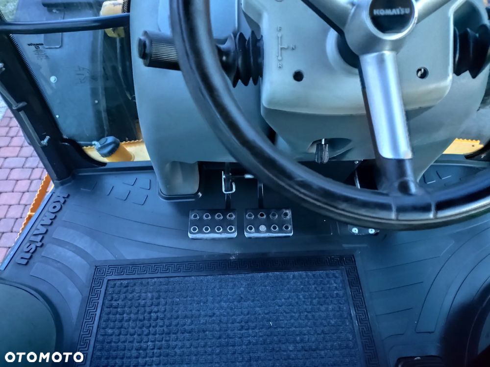 Komatsu WB93 S5 / RÓWNE KOŁA / SPROWADZONA / KOPARKO-ŁADOWARKA / - 26