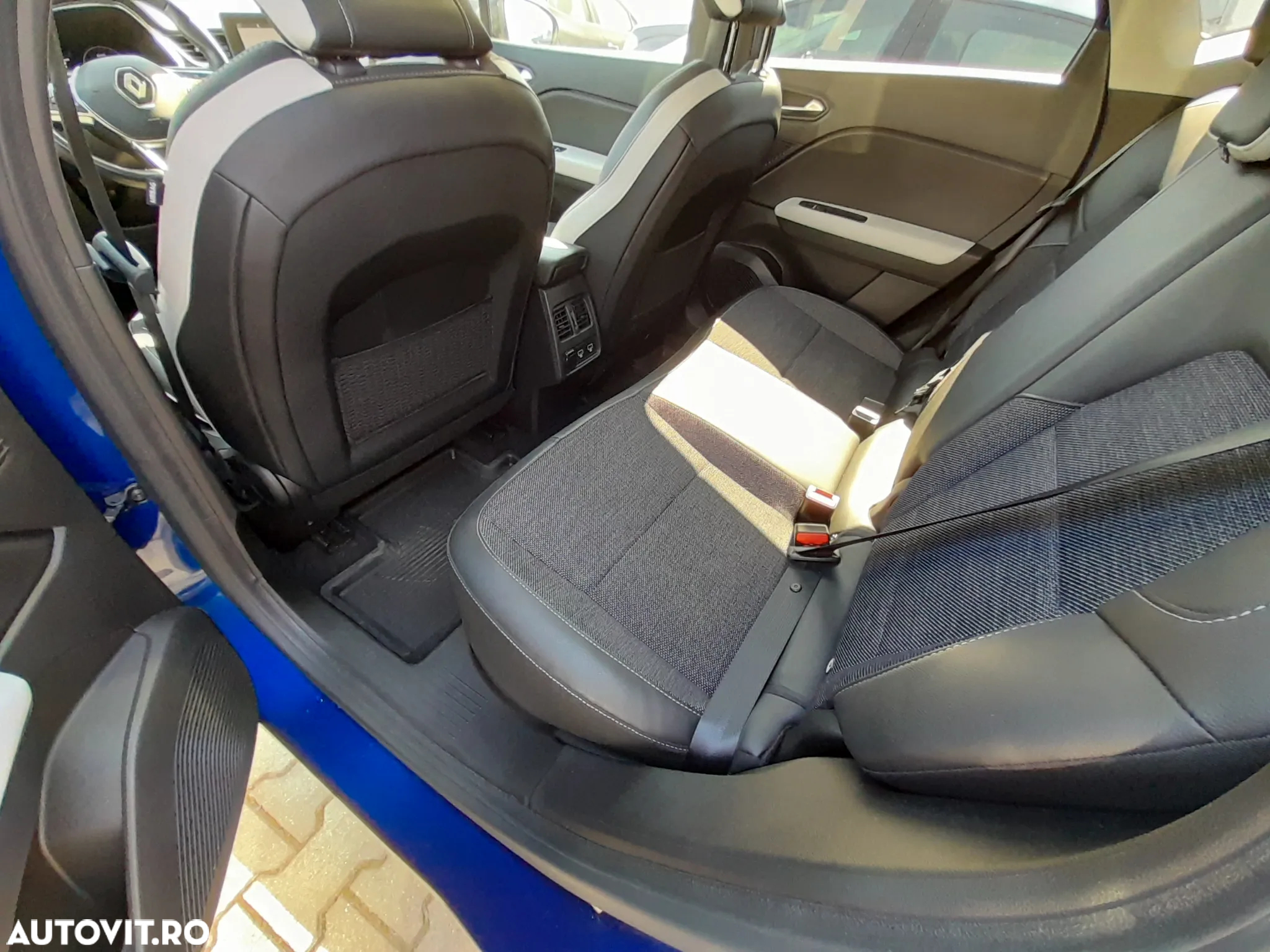 Renault Captur E-Tech Plug-In-Hybrid Intens - 5