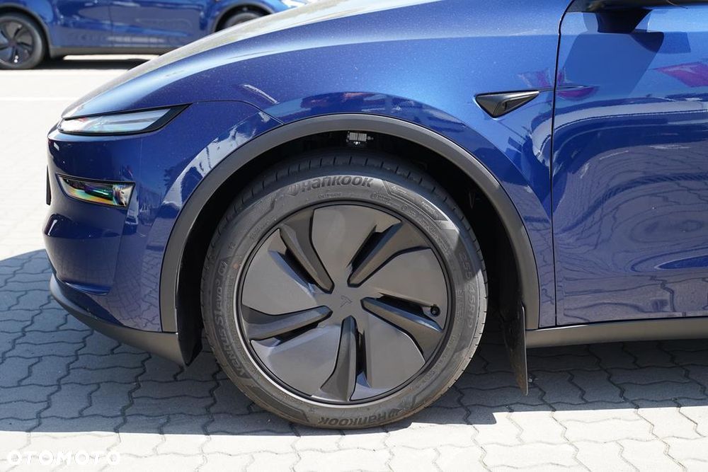 Tesla Y 83.1kWh Long Range RWD - 21