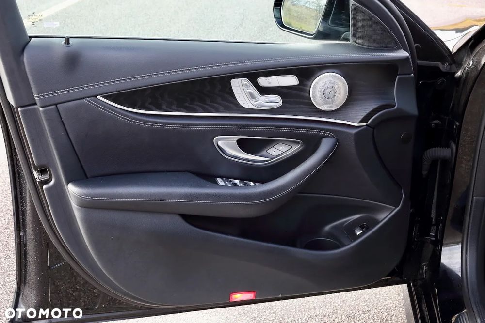 Mercedes-Benz Klasa E 220 d 4-Matic AMG - 4