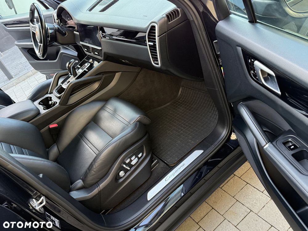 Porsche Cayenne Platinum Edition - 31