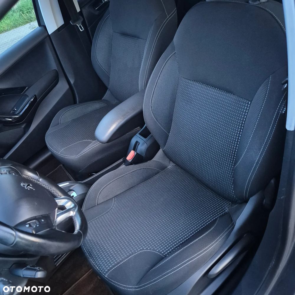 Peugeot 208 PureTech 110 Stop & Start EAT6 Allure - 27