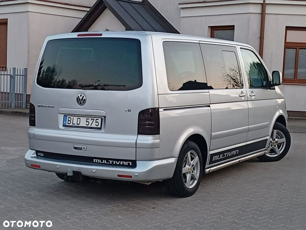 Volkswagen Multivan - 16