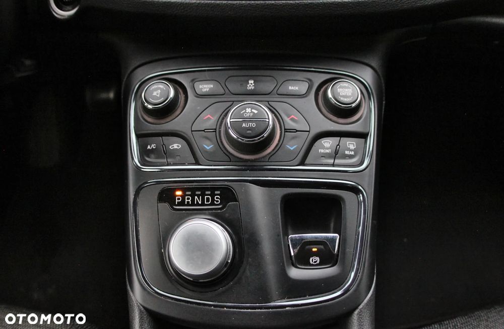 Chrysler 200 - 15