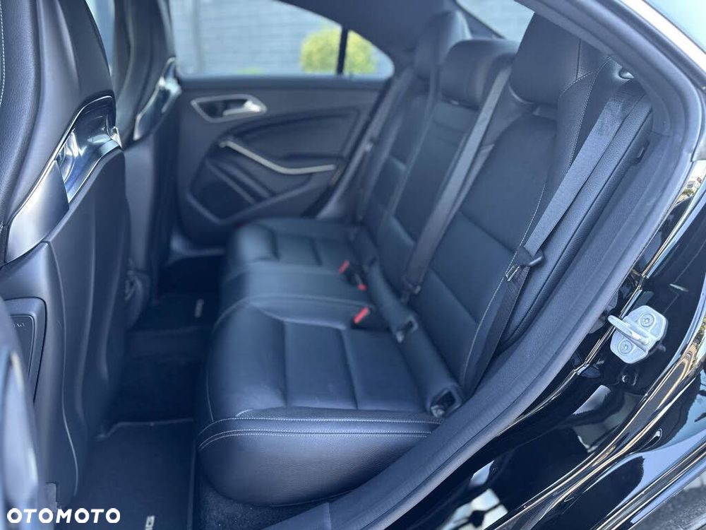 Mercedes-Benz CLA 45 AMG 4Matic 7G-DCT - 16