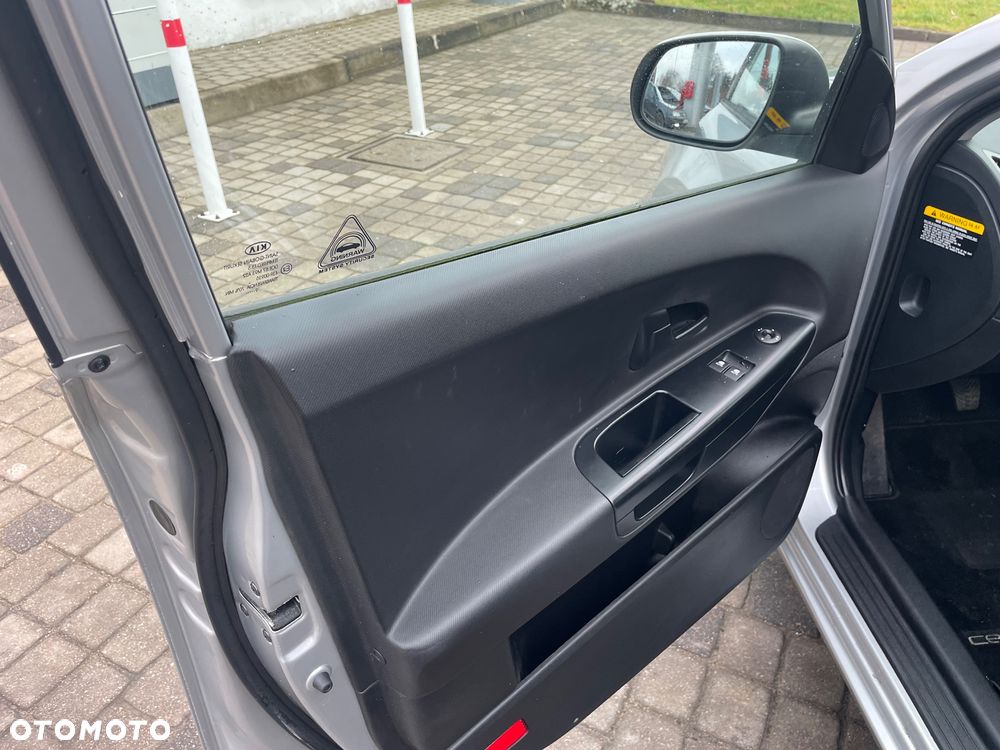 Kia Ceed 1.4 CVVT Attract - 17