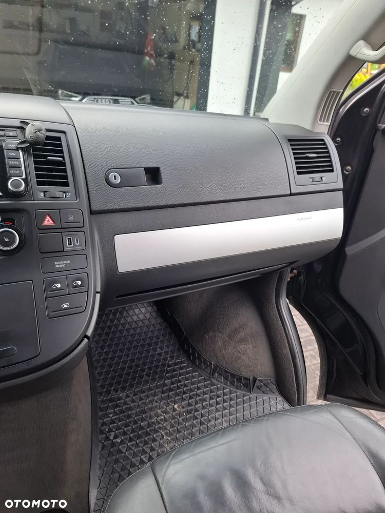 Volkswagen Multivan - 15