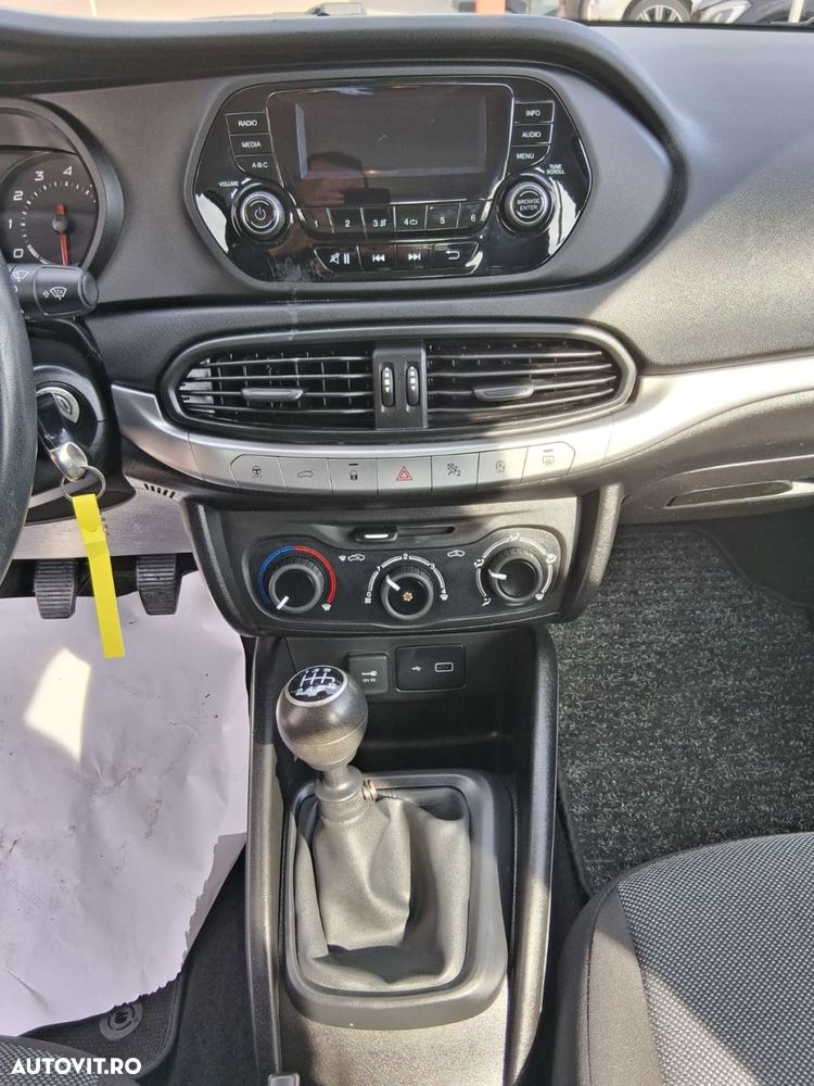 Fiat Tipo - 12