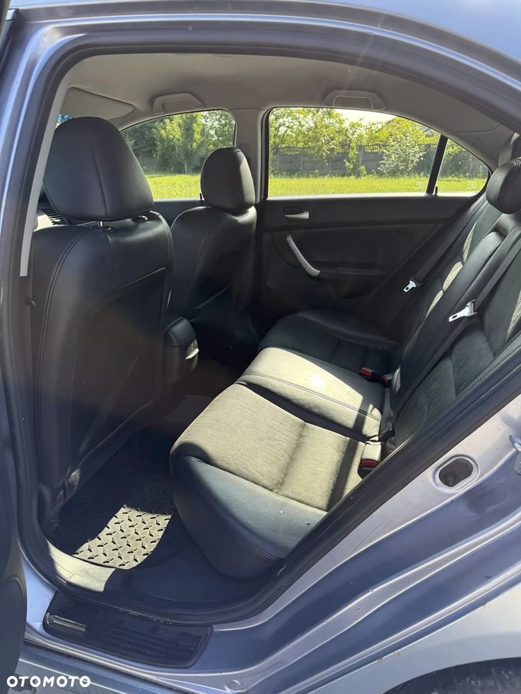 Honda Accord 2.0 Sport - 13