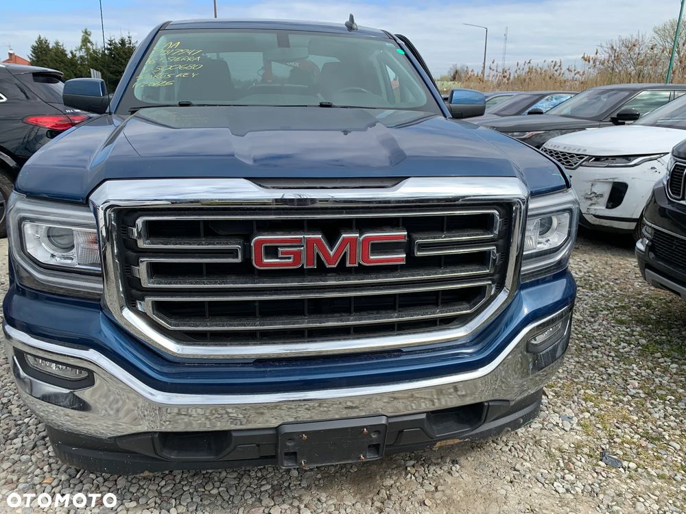 GMC Sierra - 2
