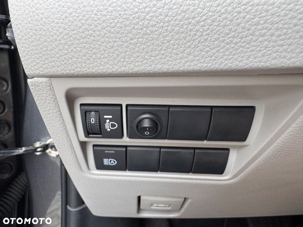 Toyota Yaris Hybrid 1.5 Executive - 29