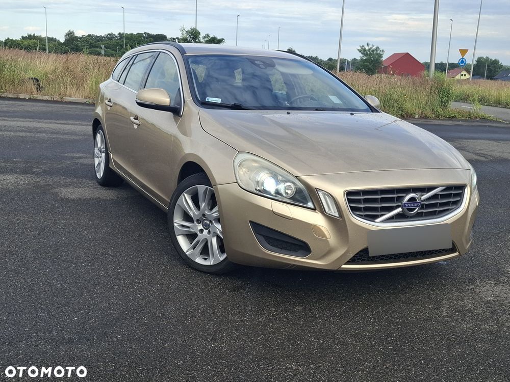 Volvo V60 D3 R-Design - 3