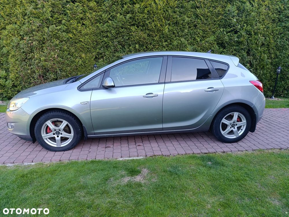 Opel Astra 1.6 Design Edition - 2