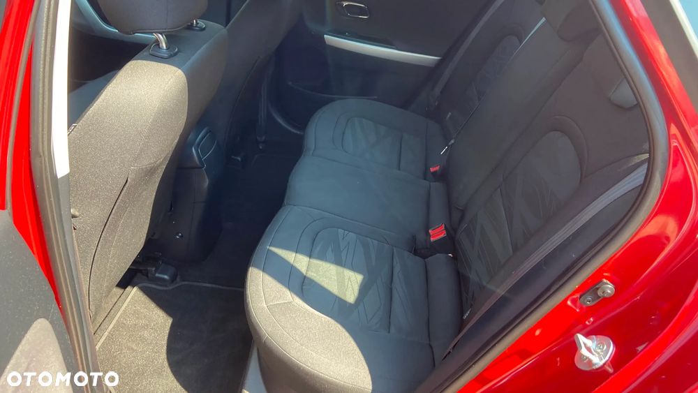 Kia Ceed - 11