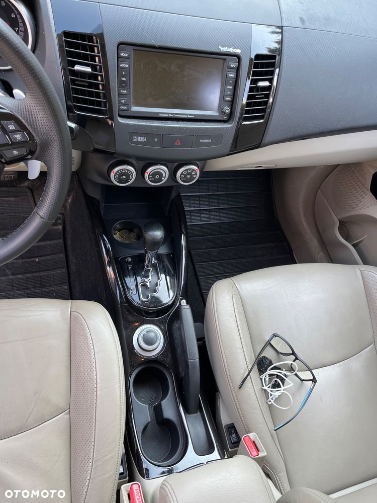 Mitsubishi Outlander 2.4 4WD CVT Intense - 15