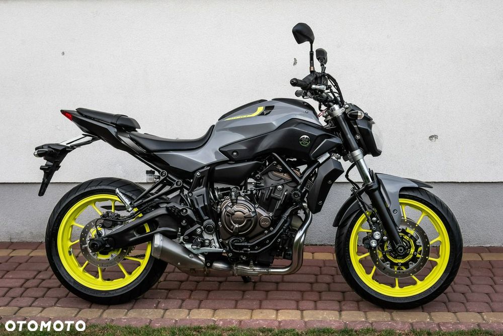 Yamaha MT - 2