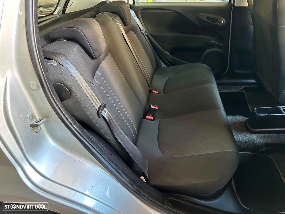 Fiat Punto 1.3 M-Jet Lounge S&S - 12