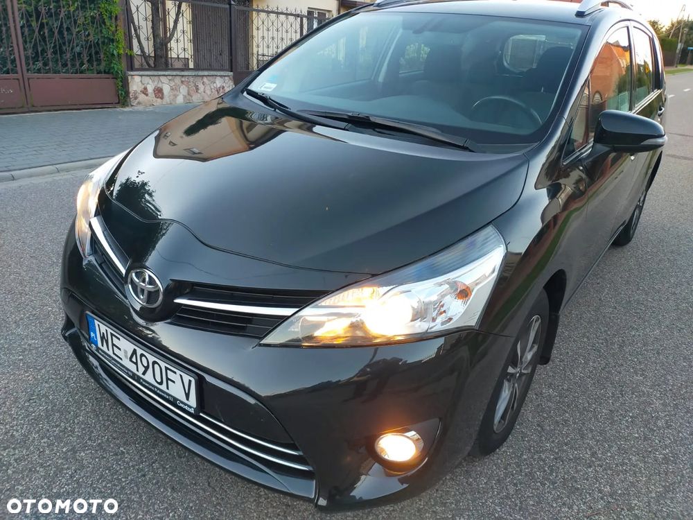 Toyota Verso 1.8 Premium 7os - 24