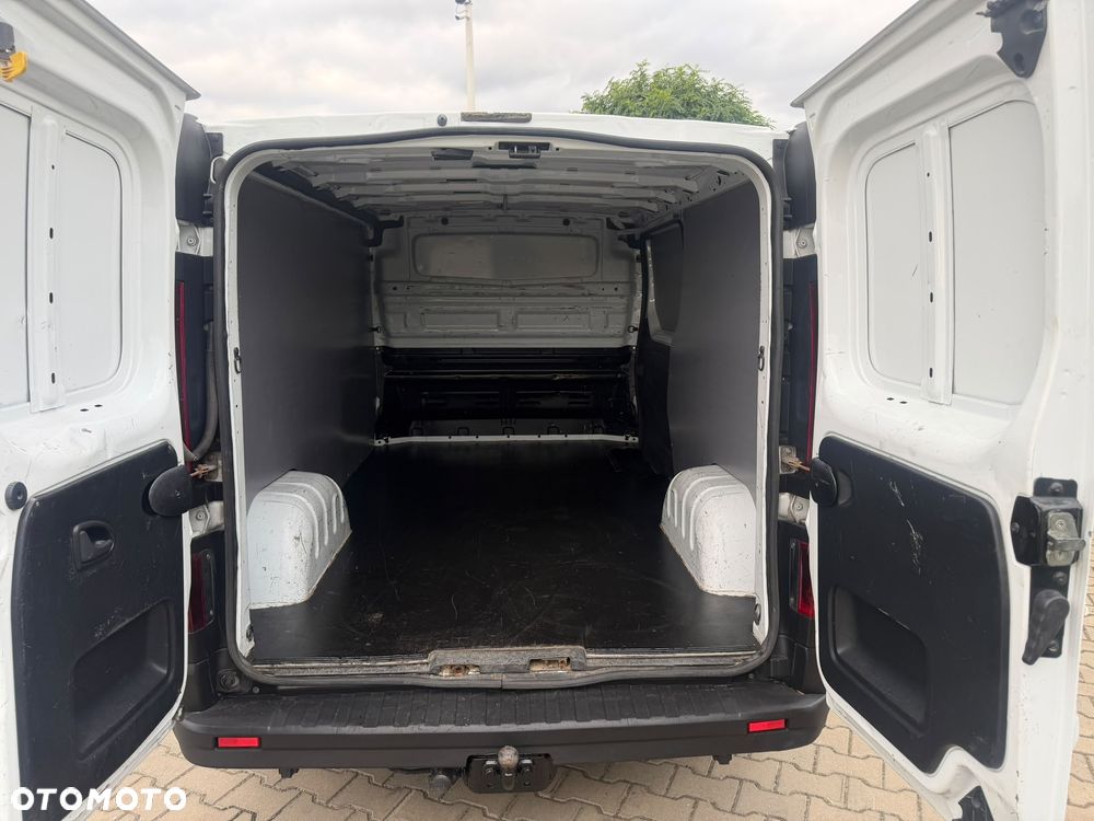 Opel Vivaro - 24