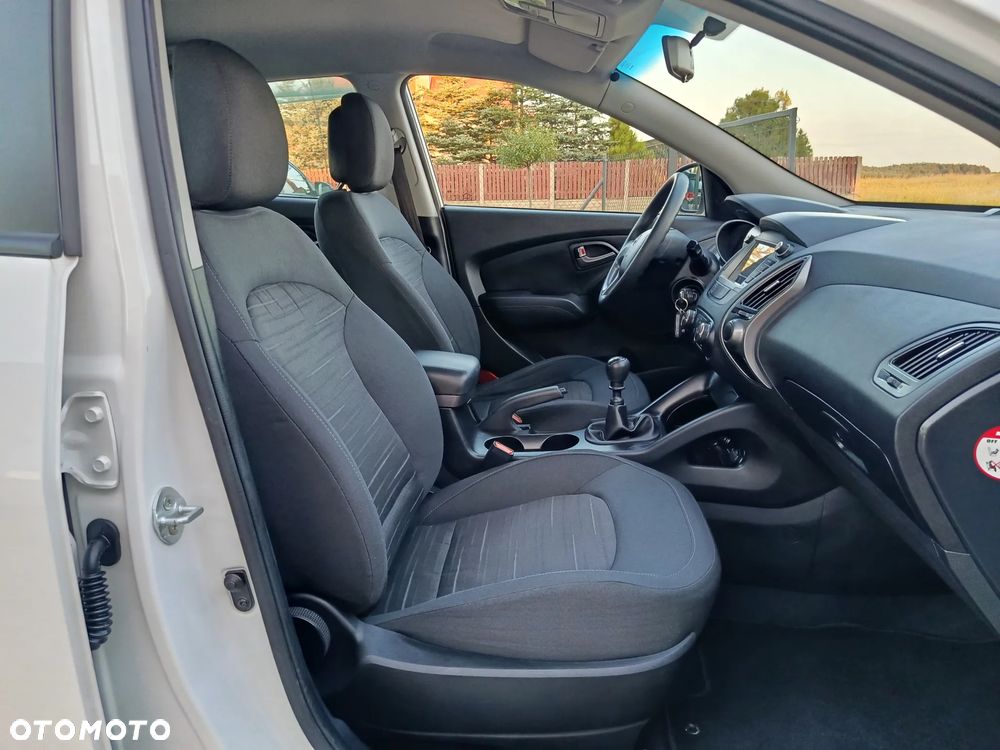 Hyundai ix35 blue 1.6 2WD Finale Silver - 13