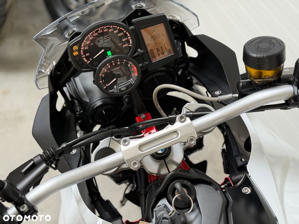 BMW F - 28