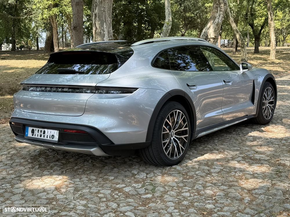 Porsche Taycan Cross Turismo 4 - 7