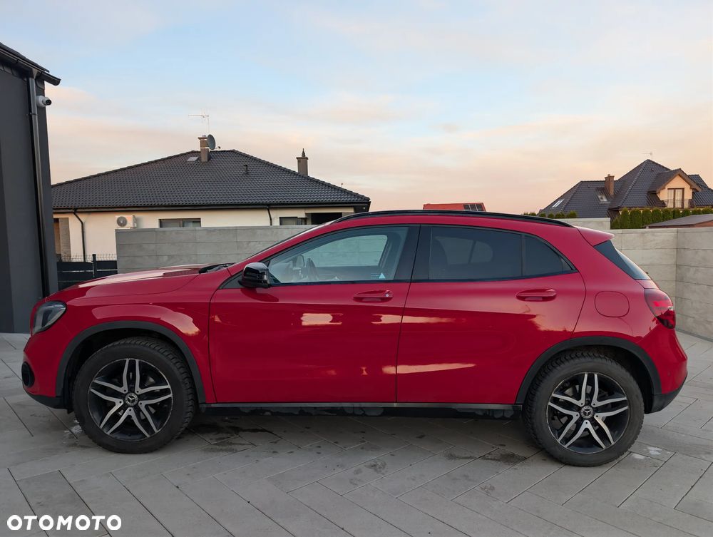 Mercedes-Benz GLA 180 d 7G-DCT - 2