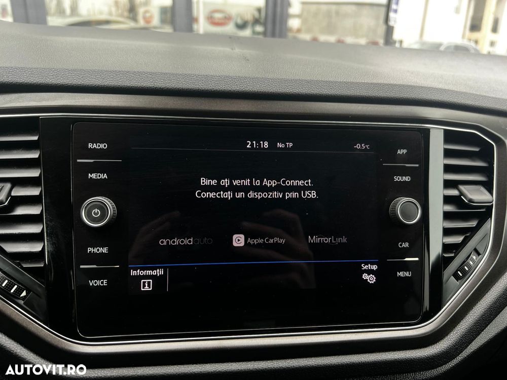 Volkswagen T-Roc - 19