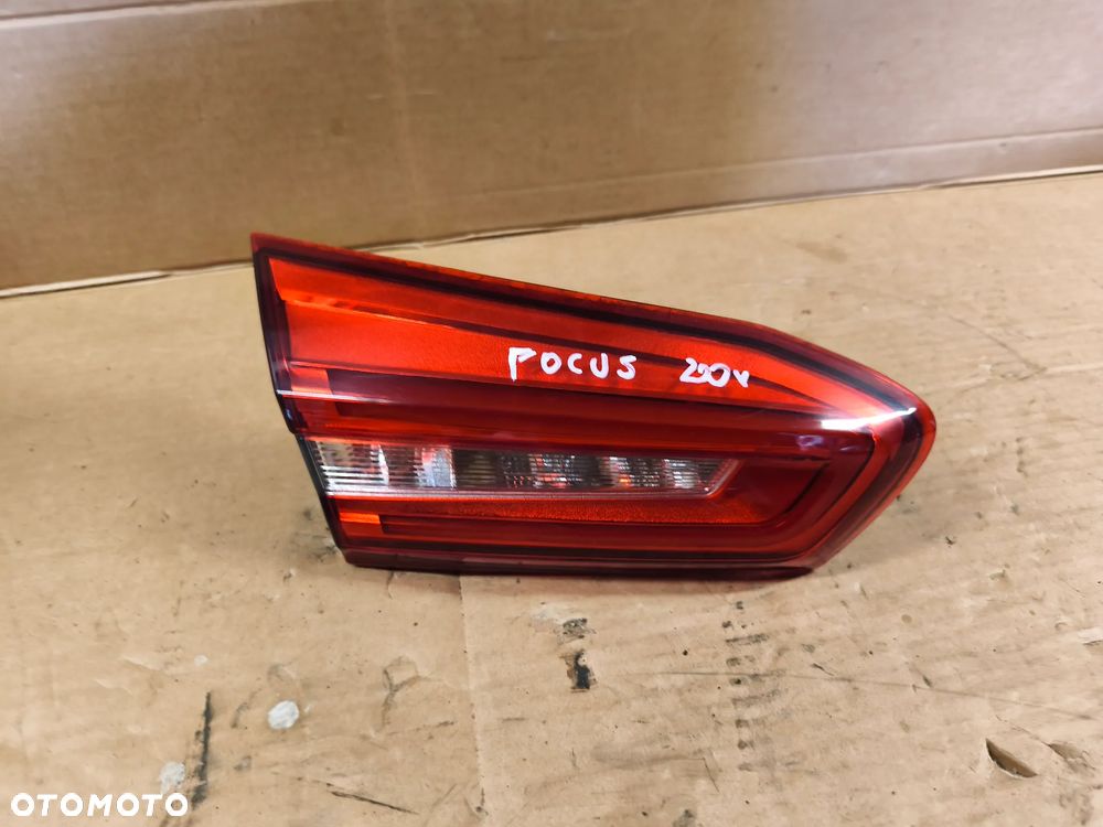 LAMPA TYŁ TYLNA LEWA W KLAPE FORD FOCUS MK4 IV - 1