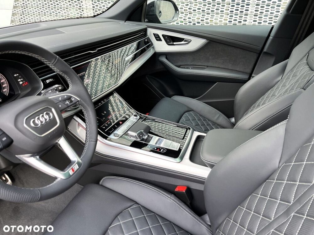Audi Q8 - 21