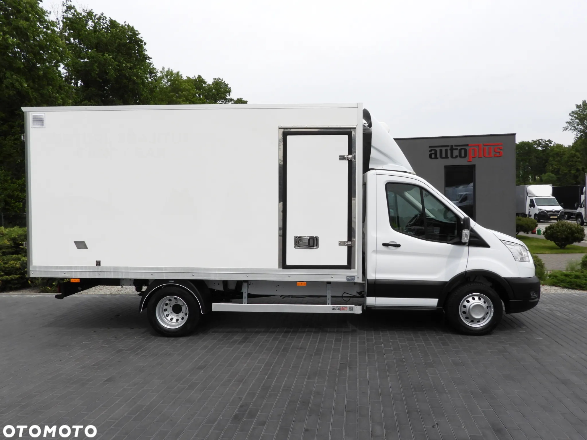 Ford TRANSIT KONTENER / CHŁODNIA 5*C / TEMPOMAT LEDY BLIŹNIACZE KOŁA KLIMATYZACJA 130KM [ U89312 ] - 8