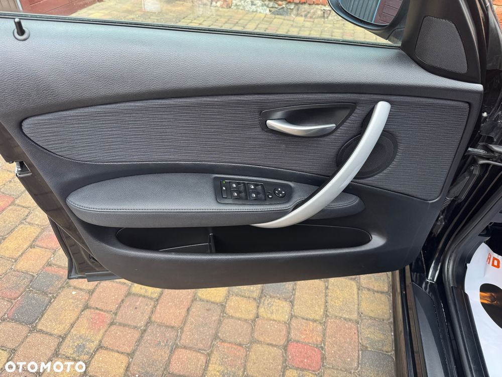 BMW Seria 1 120d - 24