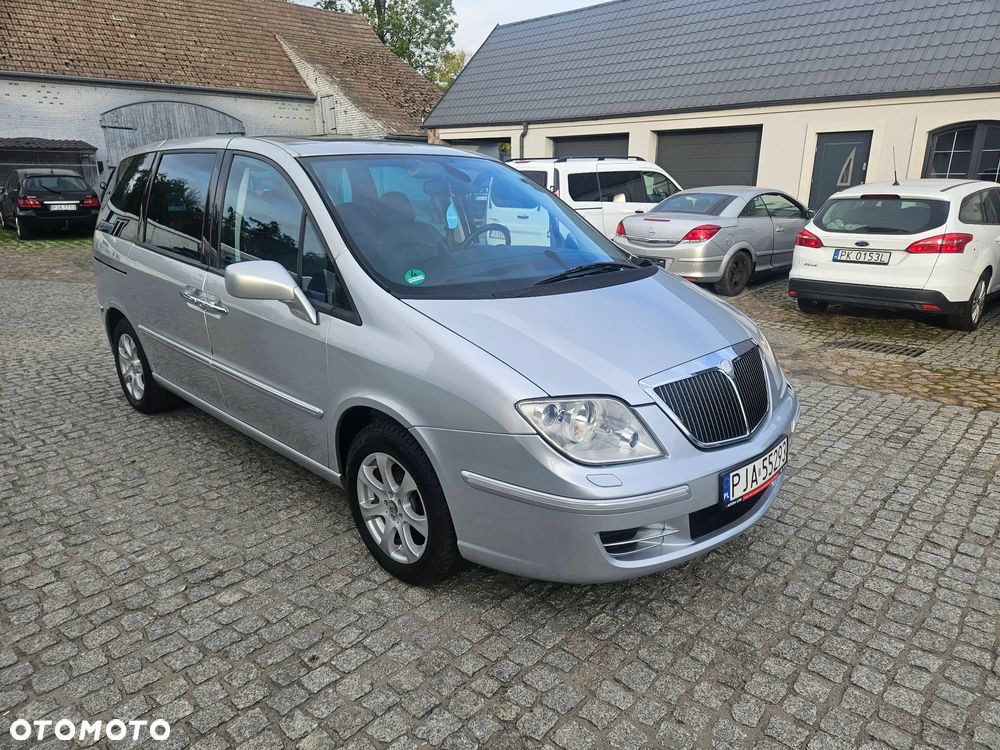 Lancia Phedra 2005 photo 2