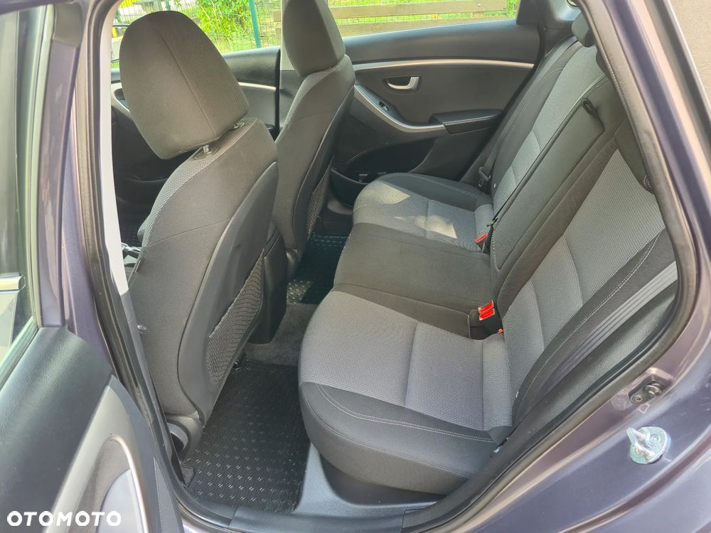 Hyundai i30 blue Kombi 1.6 GDi Trend - 14
