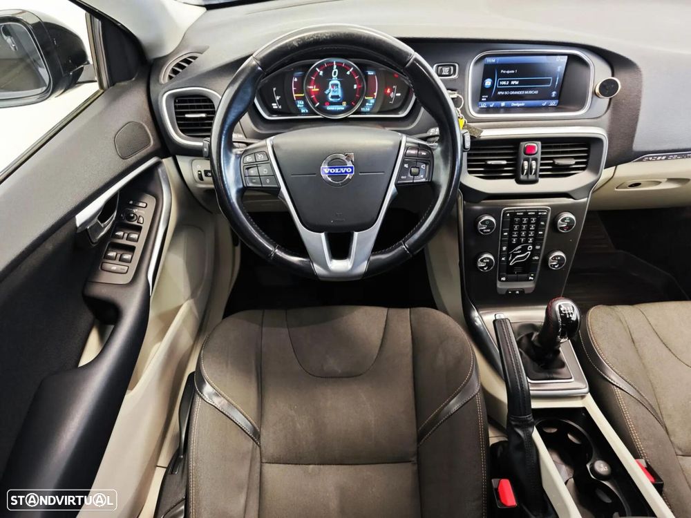 Volvo V40 Cross Country 1.6 D2 Momentum - 8