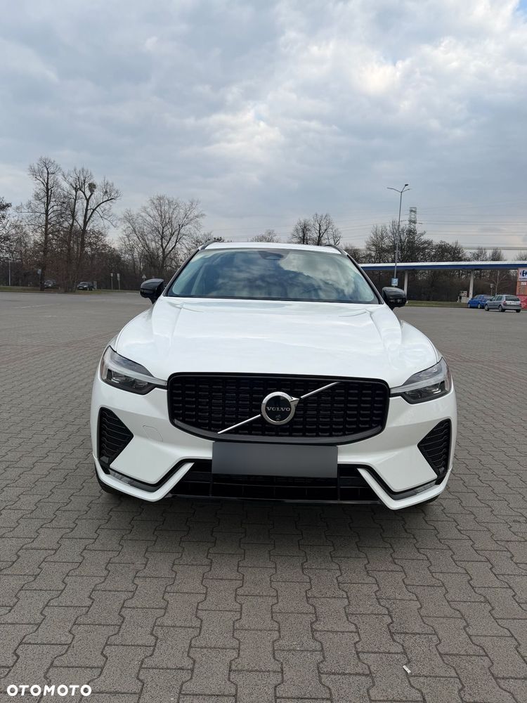 Volvo XC 60 B5 B AWD Plus Dark - 4