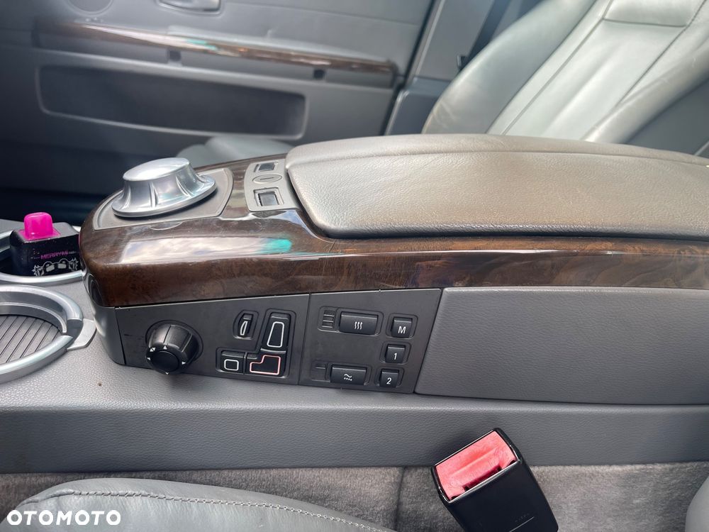 BMW Seria 7 - 27