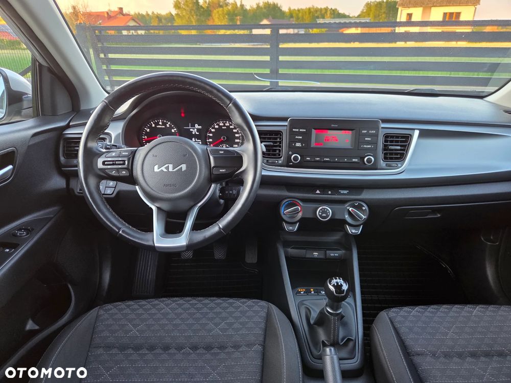 Kia Rio 1.2 M - 10