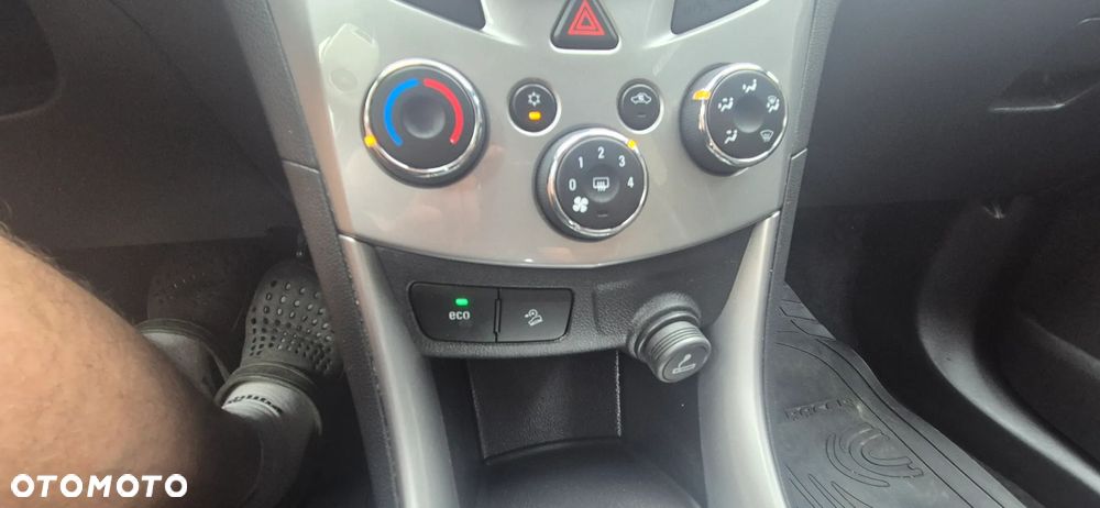 Chevrolet Trax 1.6 LS - 21