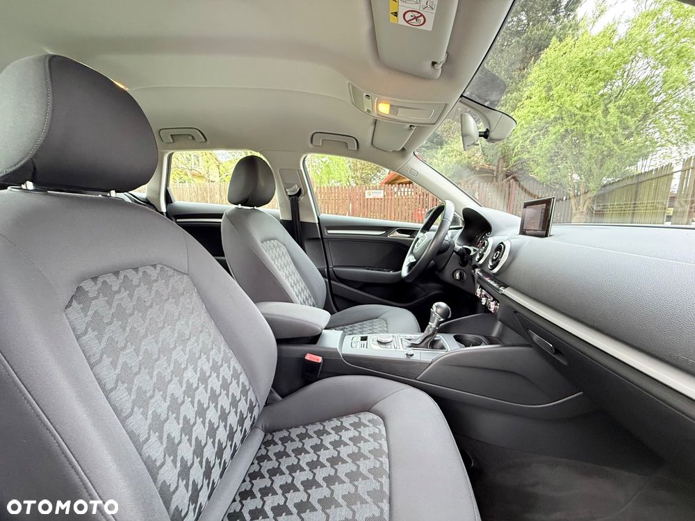 Audi A3 Sportback 1.2 TFSI Attraction S tronic - 27