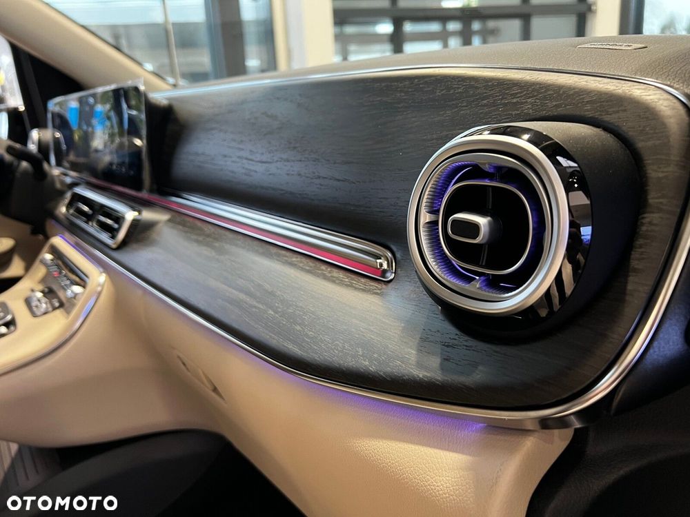 Mercedes-Benz Klasa V - 16