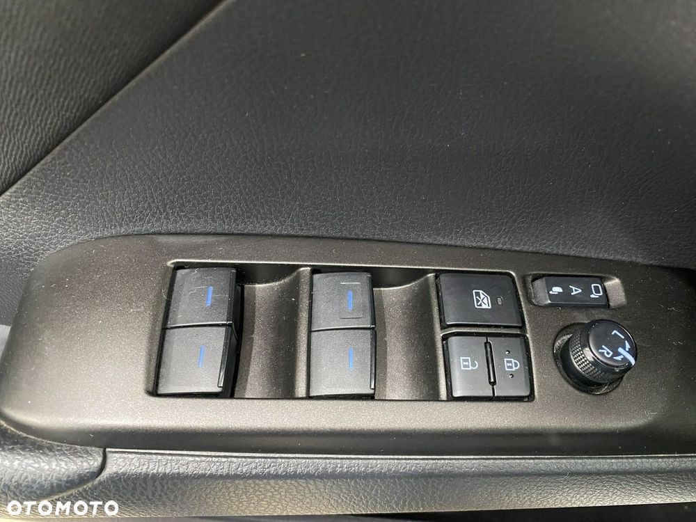 Toyota Camry - 14