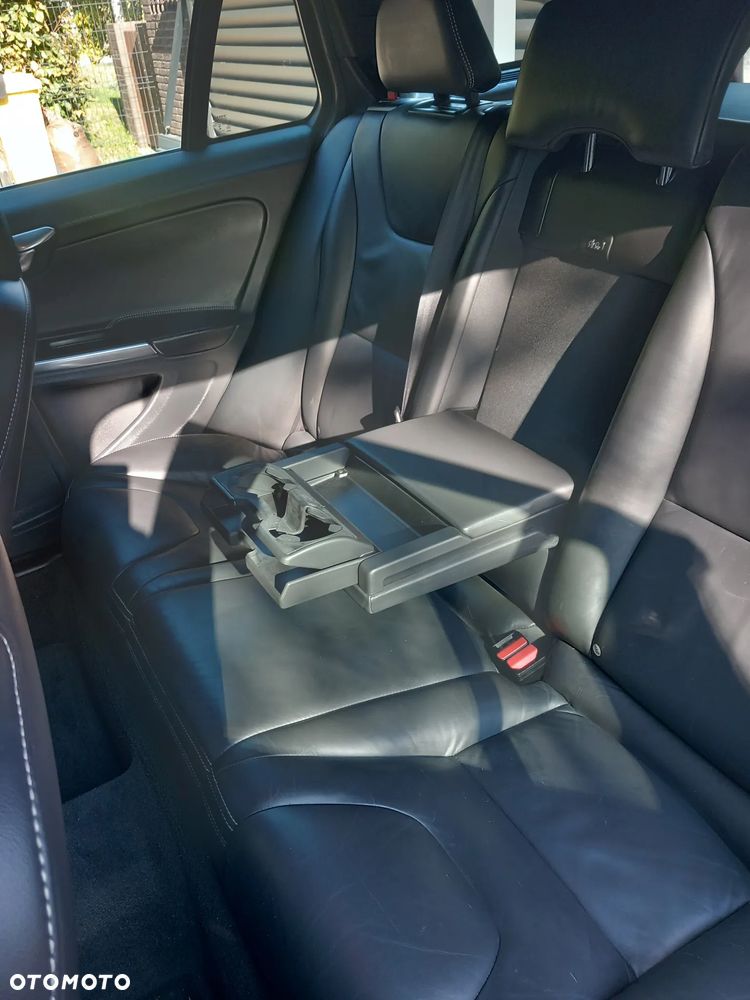 Volvo V60 D6 AWD Plug-in Hybrid Summum - 15