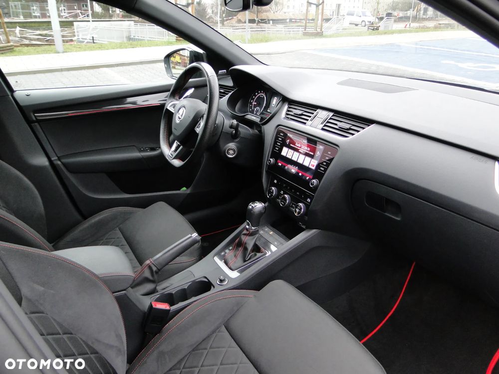 Skoda Octavia 2.0 TDI RS Challenge DSG - 13