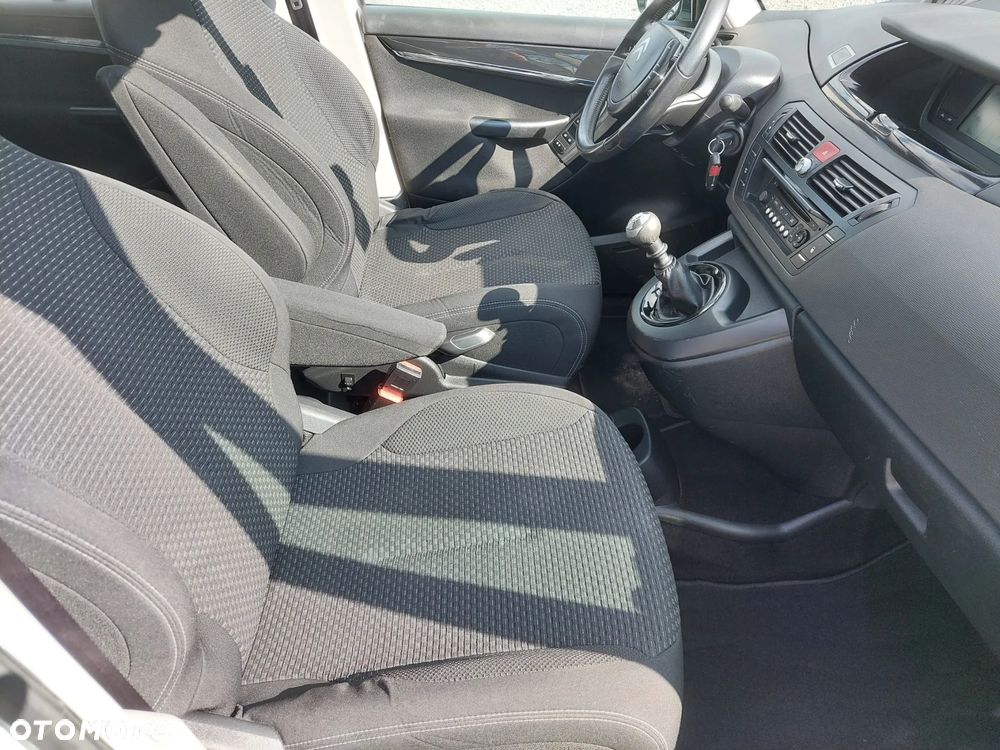 Citroën C4 Grand Picasso 1.6 HDi FAP Exclusive - 17