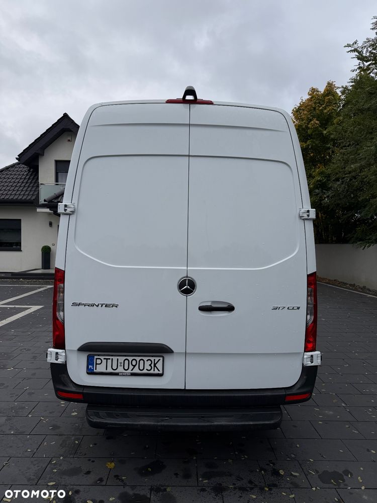 Mercedes-Benz Sprinter 317 - 11