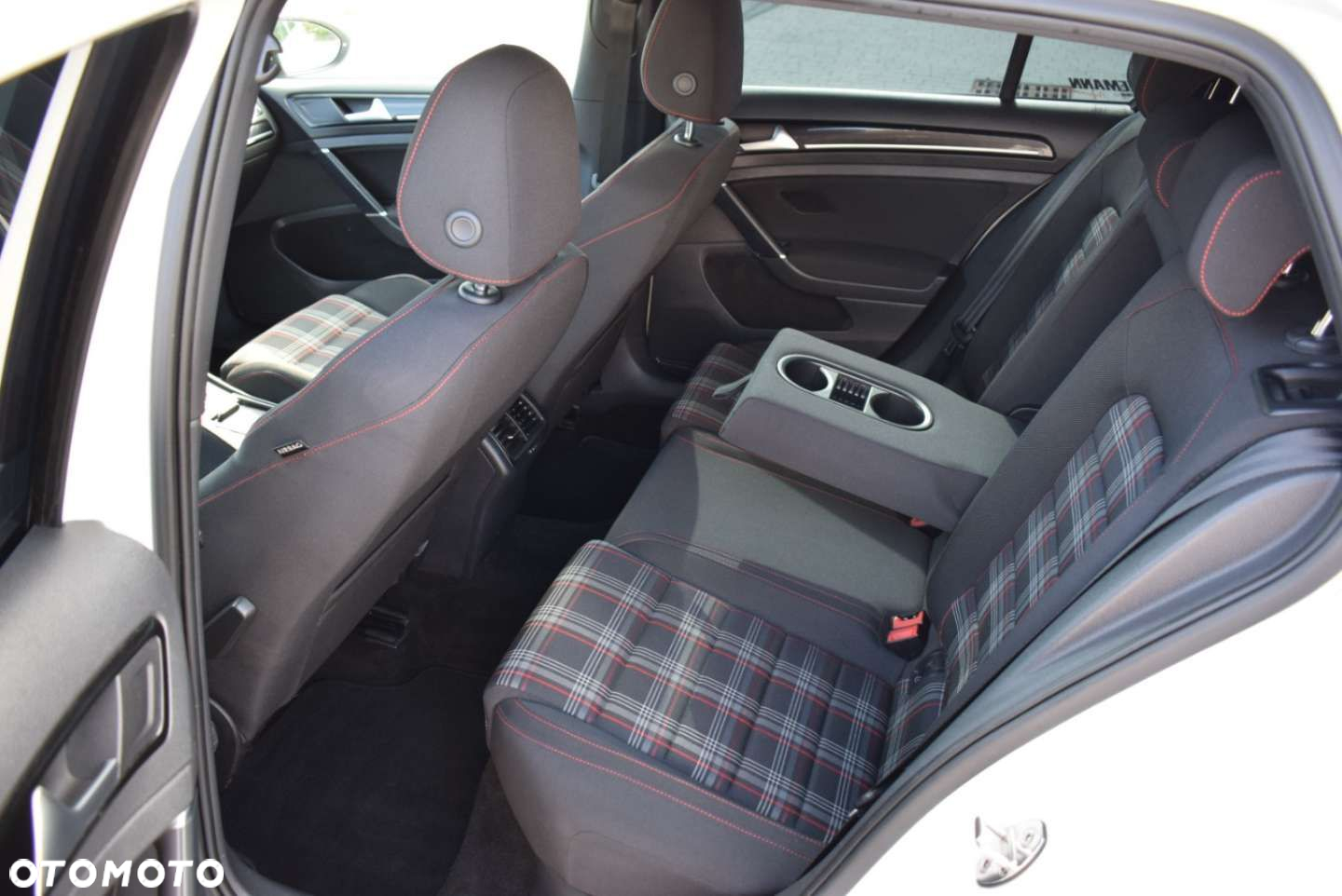 Volkswagen Golf - 20